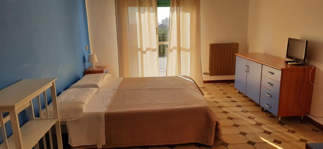 Riviera Apartments Pietra Ligure Eksteriør billede