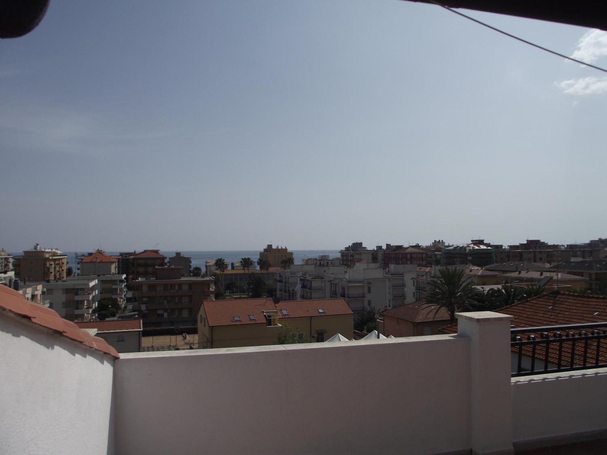 Riviera Apartments Pietra Ligure Eksteriør billede