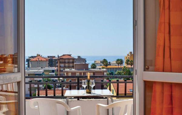 Riviera Apartments Pietra Ligure Eksteriør billede